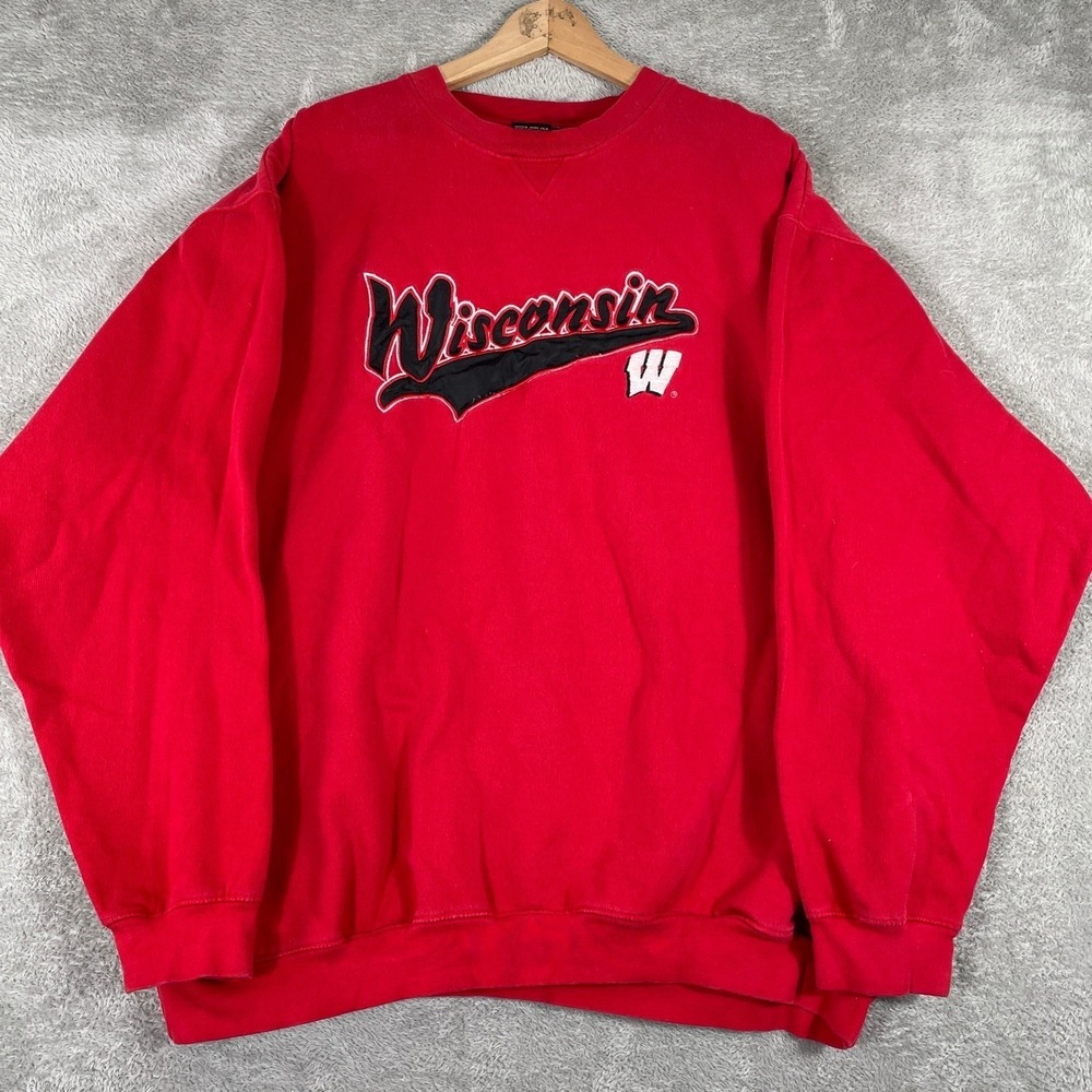 Wisconsin Badgers Sweatshirt Mens 2XL Red Embroidered NCAA Spotlight Crewneck